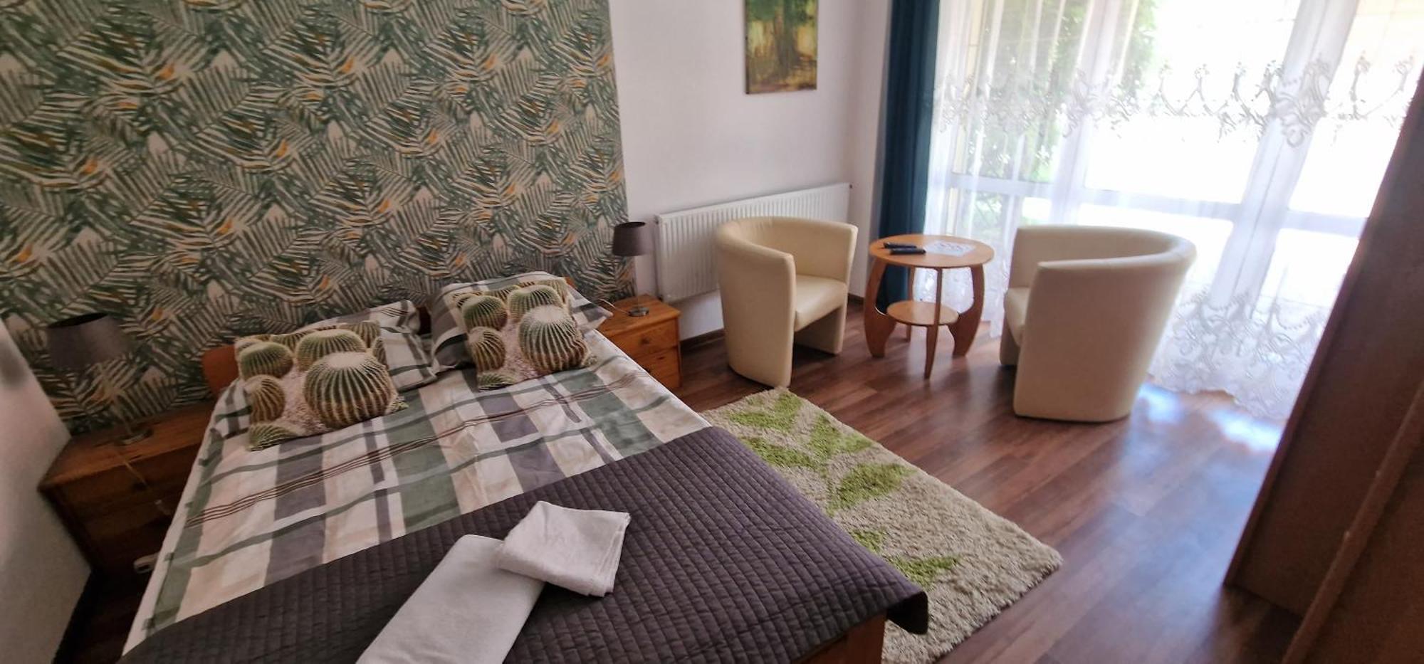 Cudowny Zakatek Z Ogrodem I Basenem Apartment Bukwica  Bilik gambar